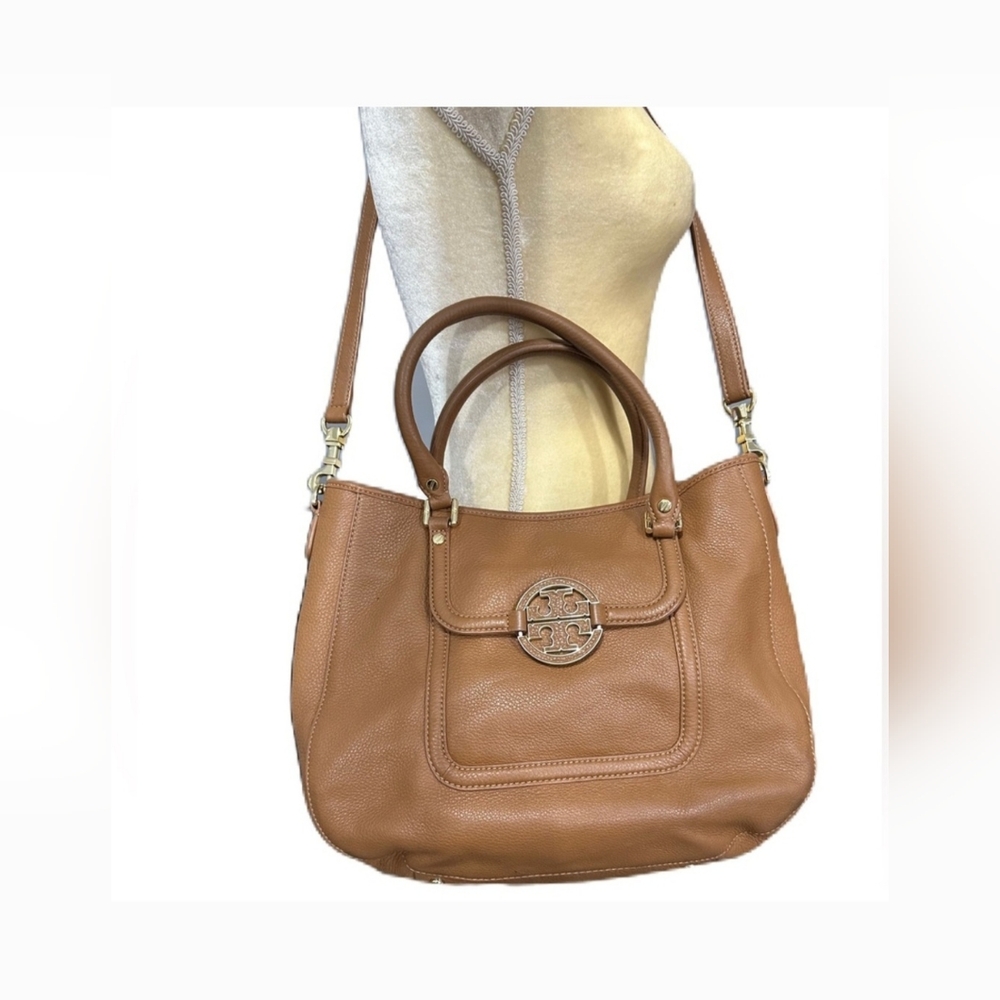 Tory Burch Tan Shoulder Bag with Classic Design